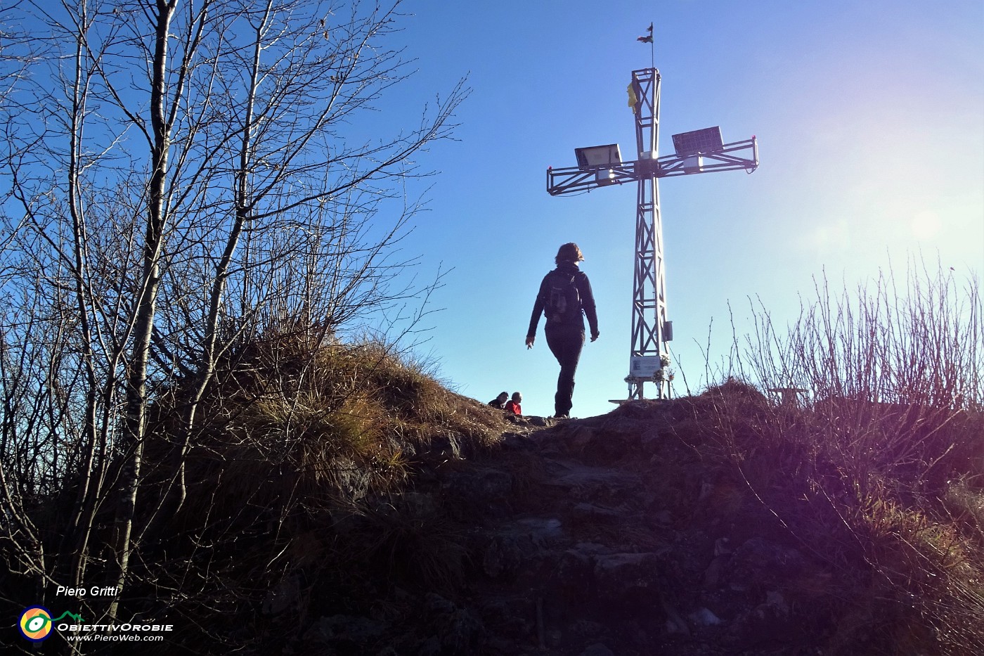 43 Alla grande croce del Podona (anticima, 1183 m).JPG -                                